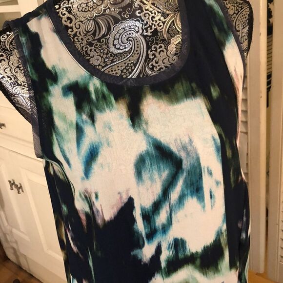 NWT Simply Vera Chiffon Tank Blouse Sheer collar detail Poly Spandex stretch - Picture 6 of 12